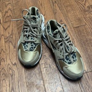 Nike Huarache Leopard Print